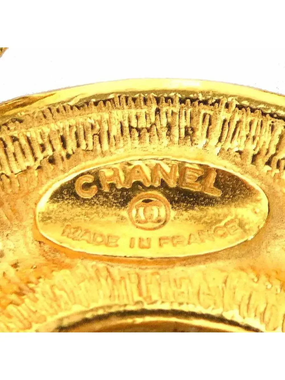 Chanel elevate your